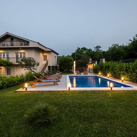 Villa Latica Dicmo Exterior photo